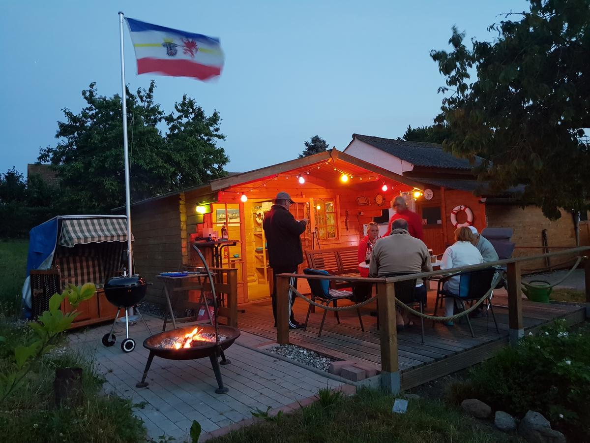 Ferienwohnungen Am Kleinen See Bergen Auf Rugen Buitenkant foto